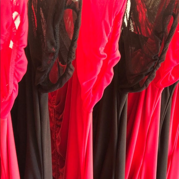 Beautiful ♥️ Deep Red Ruched Mini Dress - Picture 9 of 10